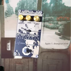 Dreamgazer Reverb Pedal by Pedal Partners and Manecolabs black